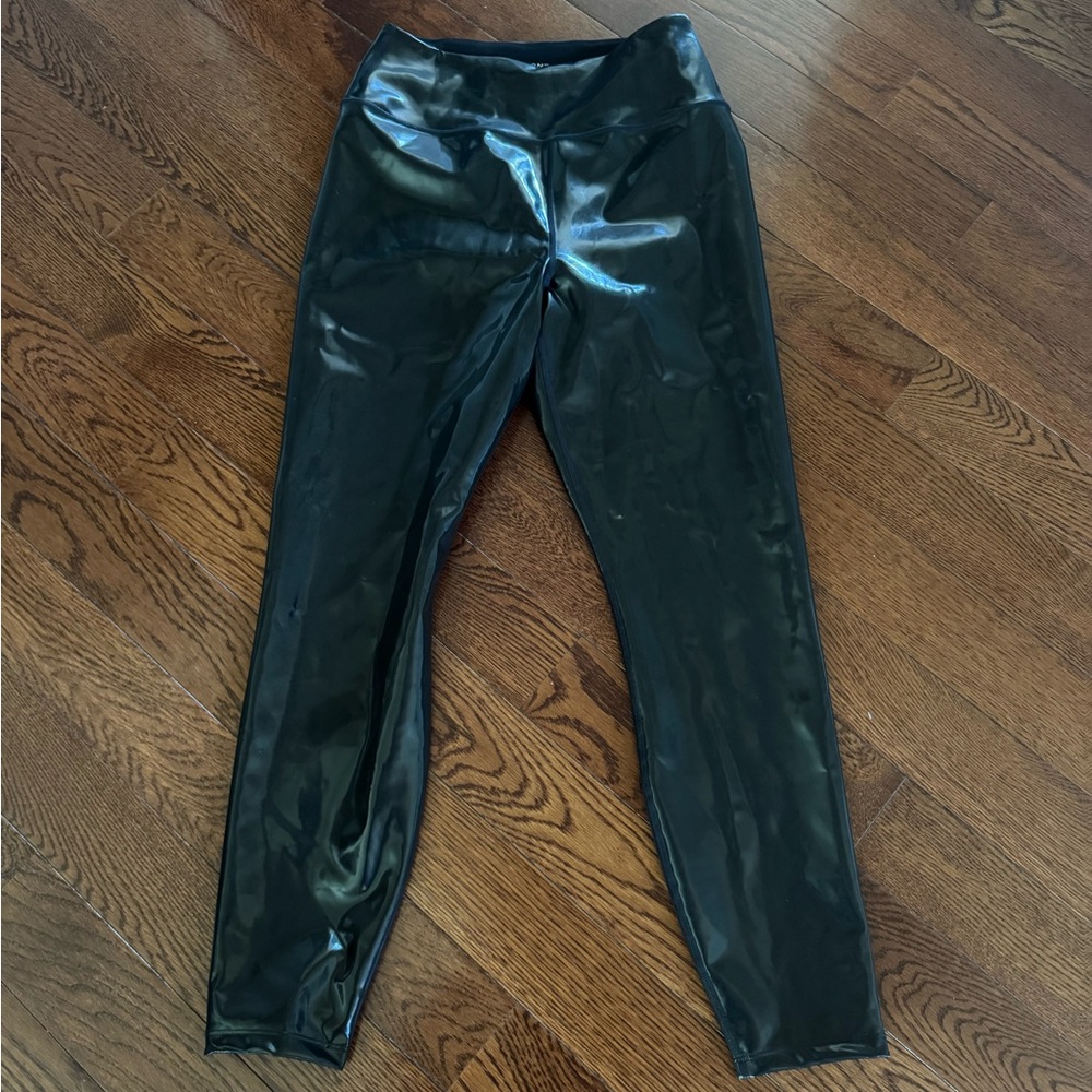 Carbon 38 wet look black shiny leggings size small